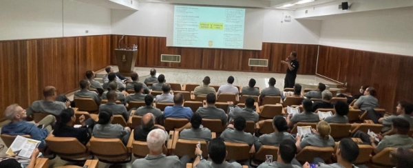 Museu de Drogas da PCDF faz palestra no 7º Distrito Naval da Marinha do Brasil