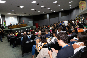 PCDF apresenta balanço da 1ª fase da Operação Rastreamento Final e restitui dezenas de aparelhos celulares