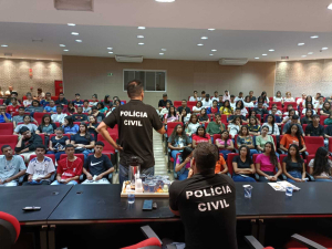 Alunos do Senai de Taguatinga visitam Museu de Drogas da PCDF