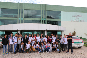 Alunos do Ensino Médio do Centro Educacional Agrourbano Ipê – CAUB I