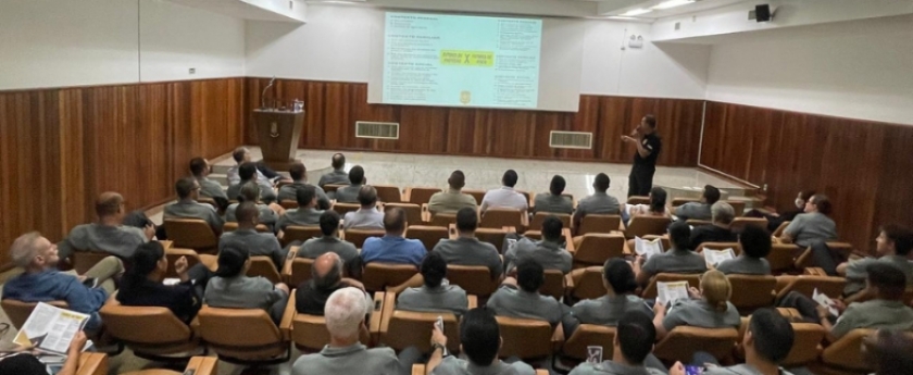 Museu de Drogas da PCDF faz palestra no 7º Distrito Naval da Marinha do Brasil